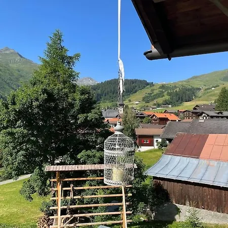 Lovely In Bei Sedrun Apartman
